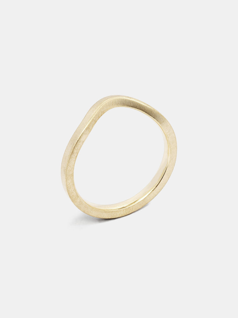 Arbor Arching Band in 14k yellow gold with signature matte finish.